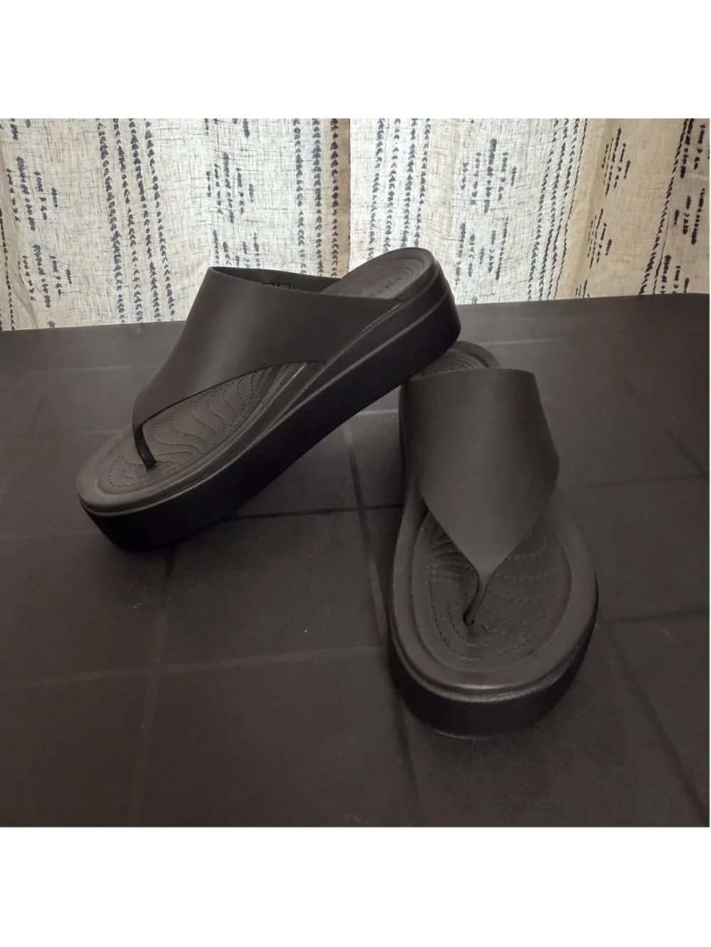 Crocs LiteRide Brooklyn Black Platform Wedge Flip Flops Womens Size 10